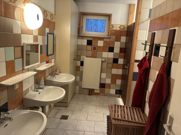 Waschraum ♀, WC, Dusche